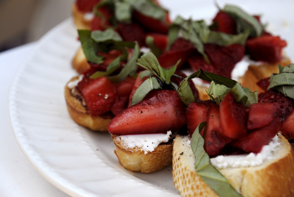 strawberry basil bruschetta