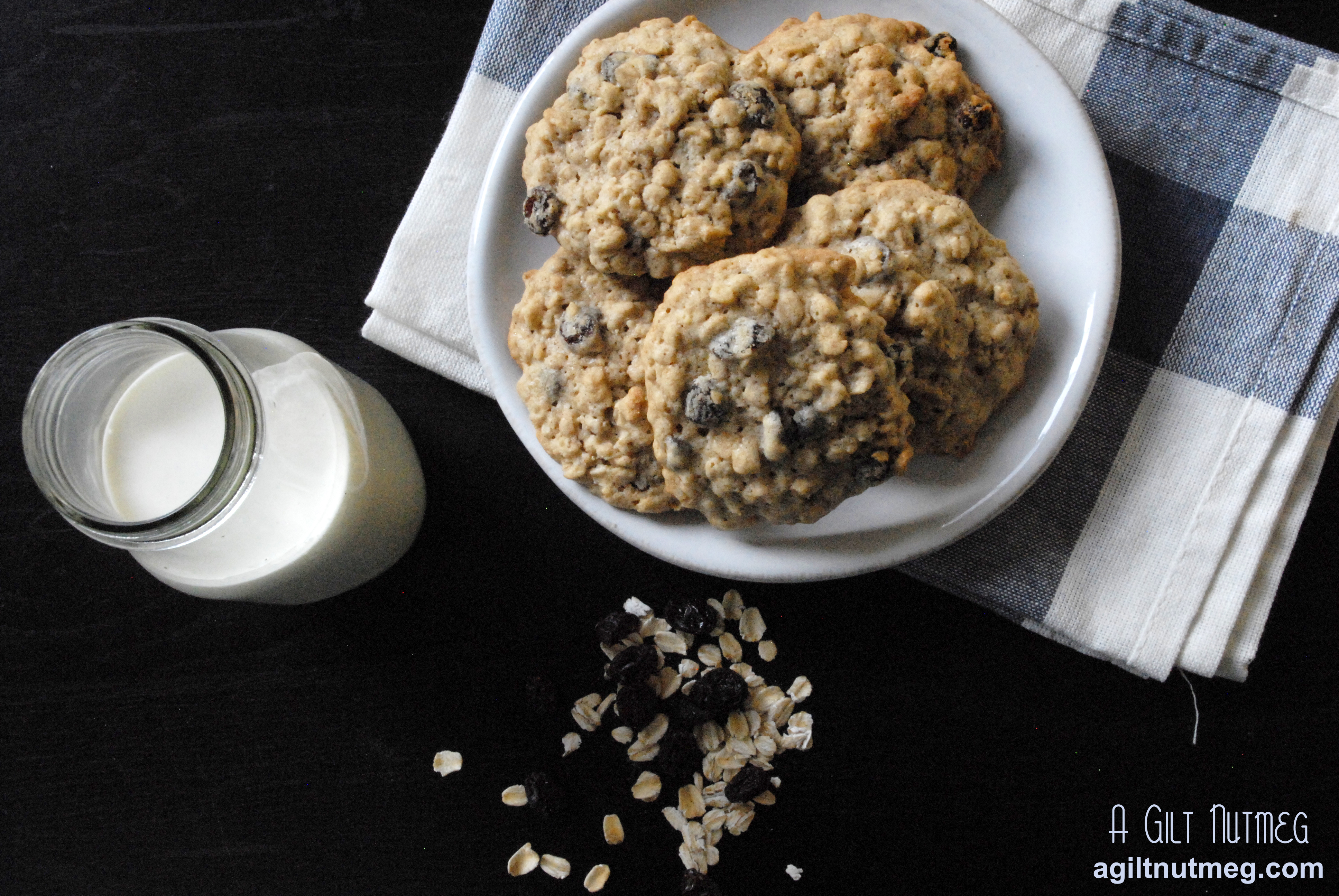 Best Oatmeal Raisin Cookies Ever - www.agiltnutmeg.com